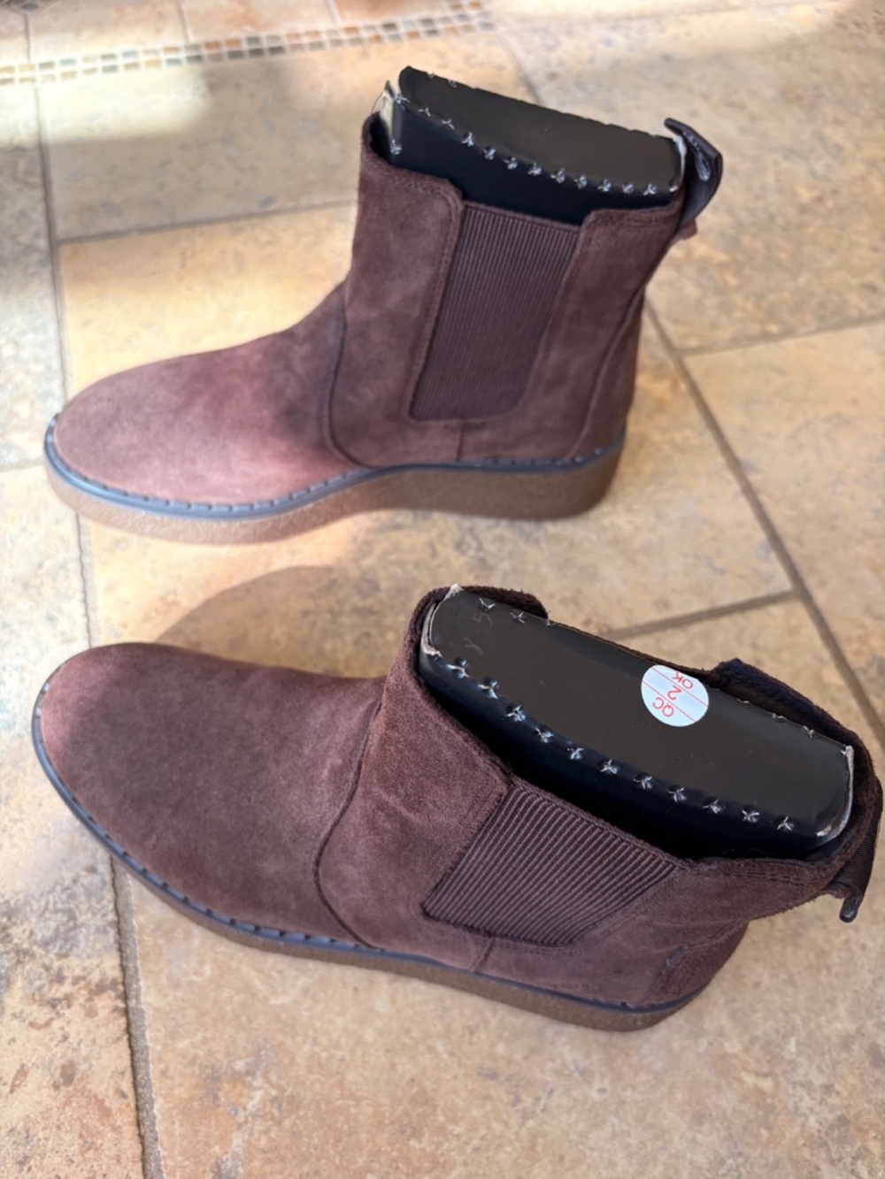 RARE Brand NWT Chocolate Brown Womens Slip-on Timberland Boots--8.5